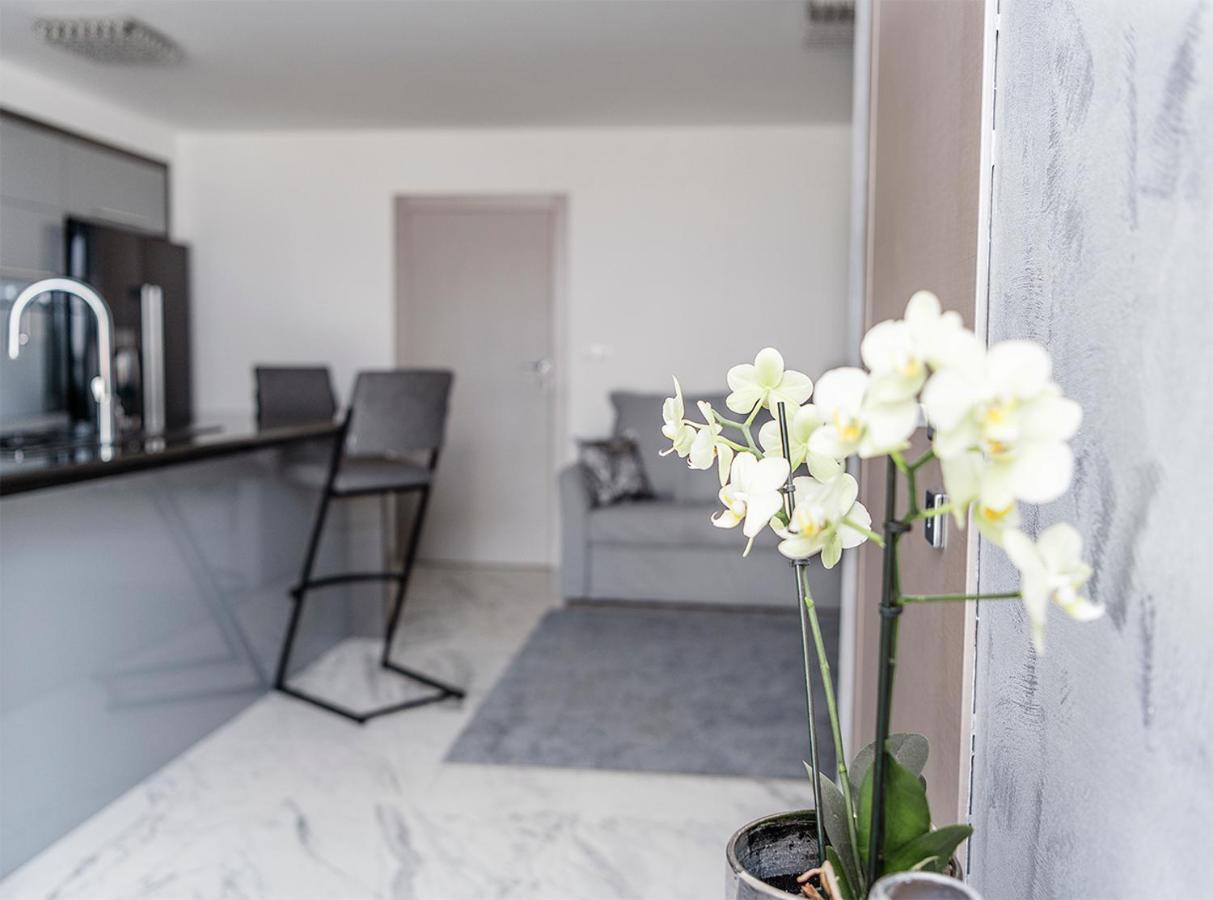 Apartments Petra Krk Крк Екстер'єр фото