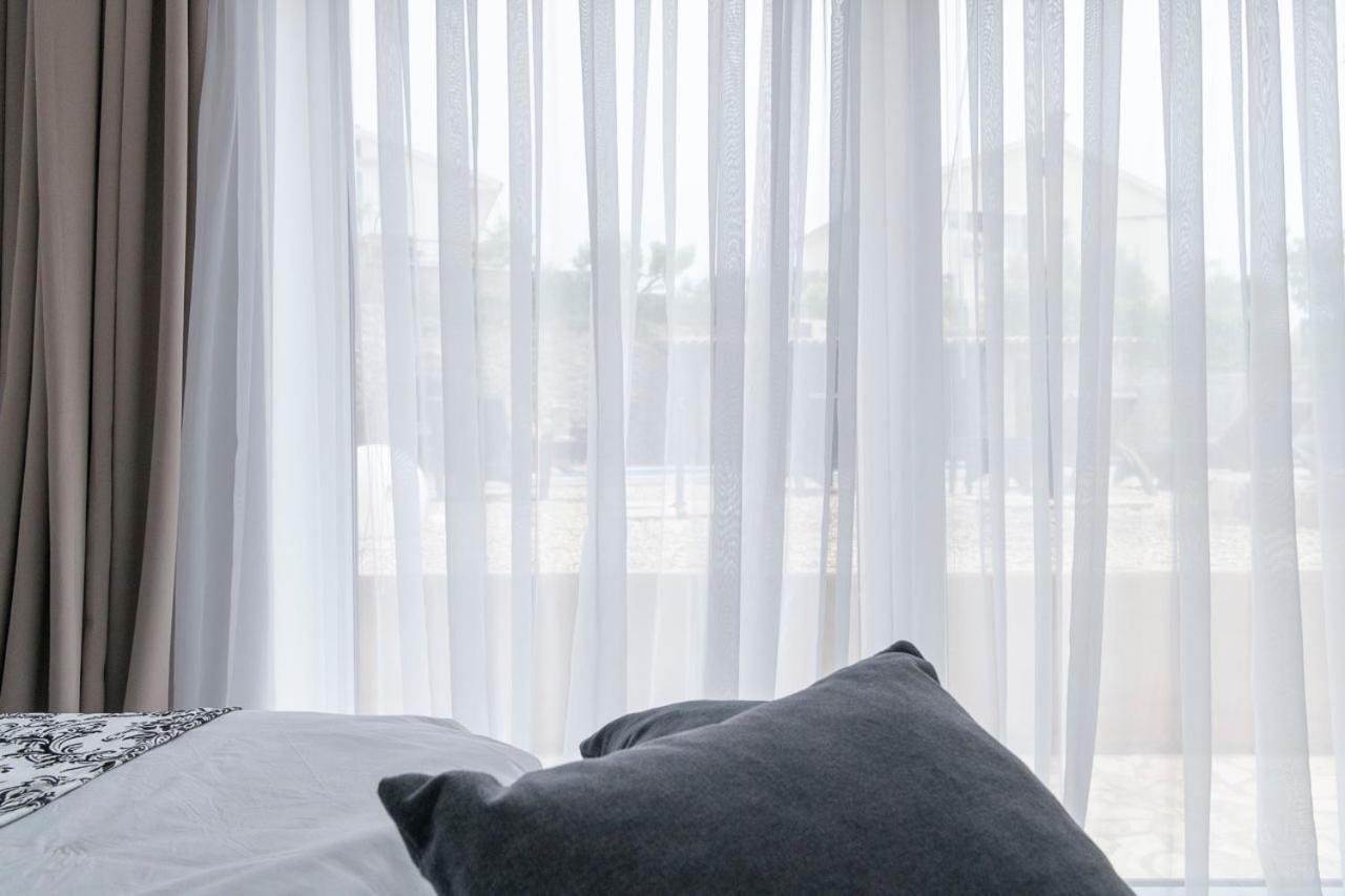 Apartments Petra Krk Крк Екстер'єр фото