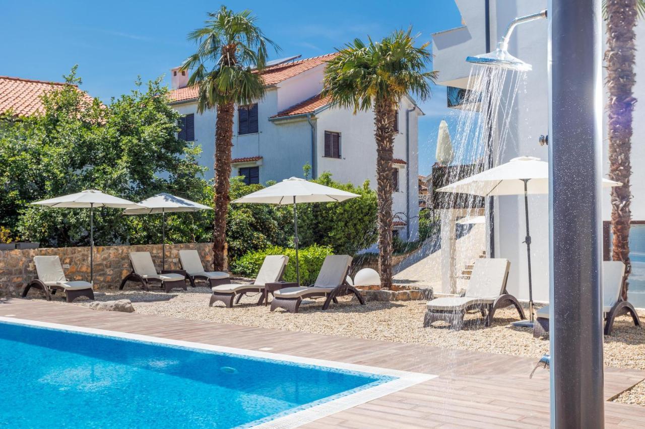 Apartments Petra Krk Крк Екстер'єр фото
