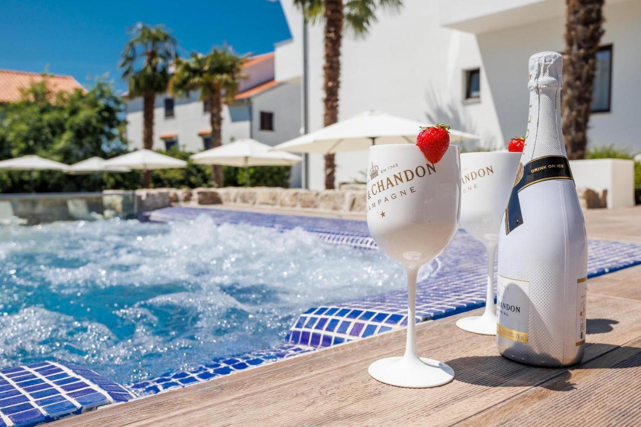 Apartments Petra Krk Крк Екстер'єр фото