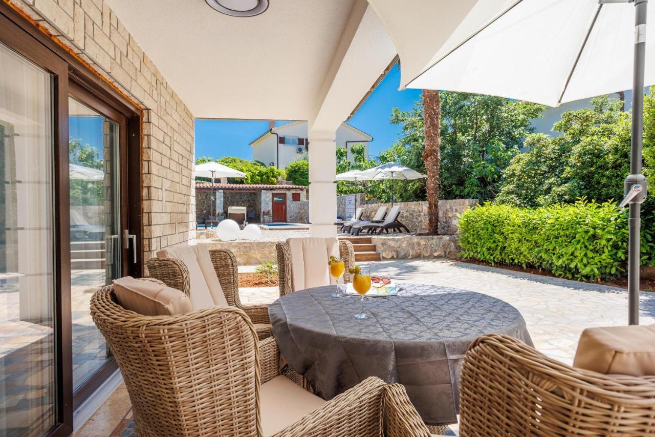Apartments Petra Krk Крк Екстер'єр фото