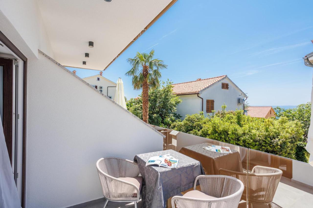 Apartments Petra Krk Крк Екстер'єр фото